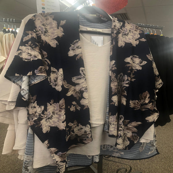 Miss Falling For Floral Wrap